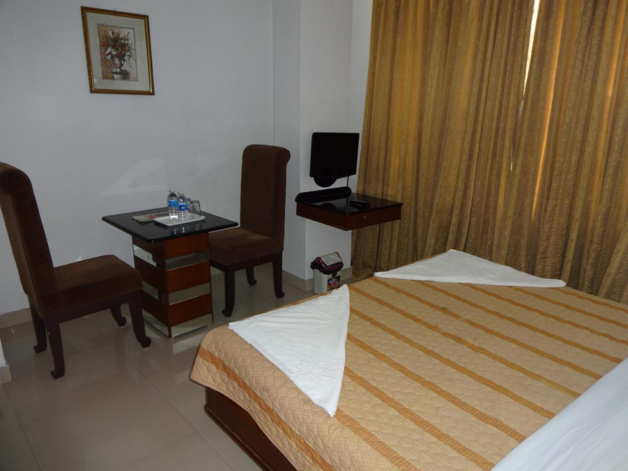 Lotus Comfort - A Pondy Hotel Pondicherry Ngoại thất bức ảnh
