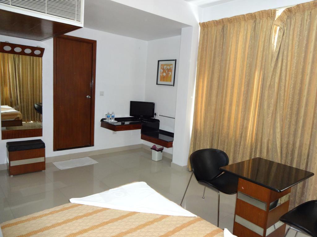 Lotus Comfort - A Pondy Hotel Pondicherry Ngoại thất bức ảnh
