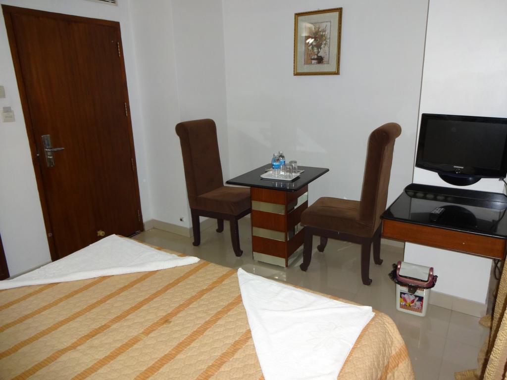 Lotus Comfort - A Pondy Hotel Pondicherry Ngoại thất bức ảnh